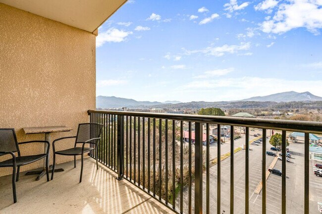 Building Photo - 124 Plaza Dr