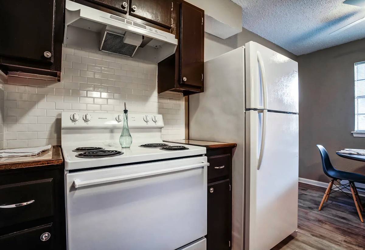 Kitchen - 718 SE 59th St