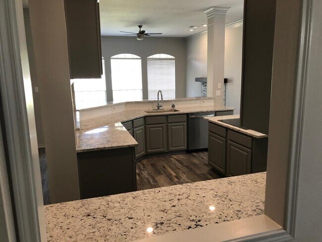Foto del edificio - 4610 Plantation Creek Dr
