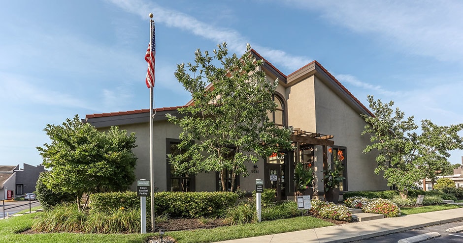 Club At Indian Creek Apartments Overland Park