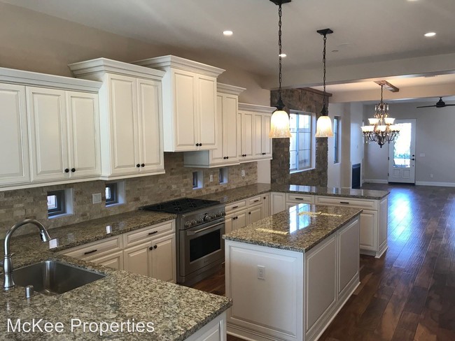 Foto del edificio - 3 br, 2.5 bath House - 850 A Avenue