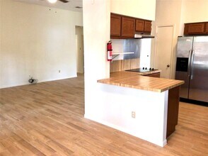 Building Photo - 15650 Pebble Lake Dr