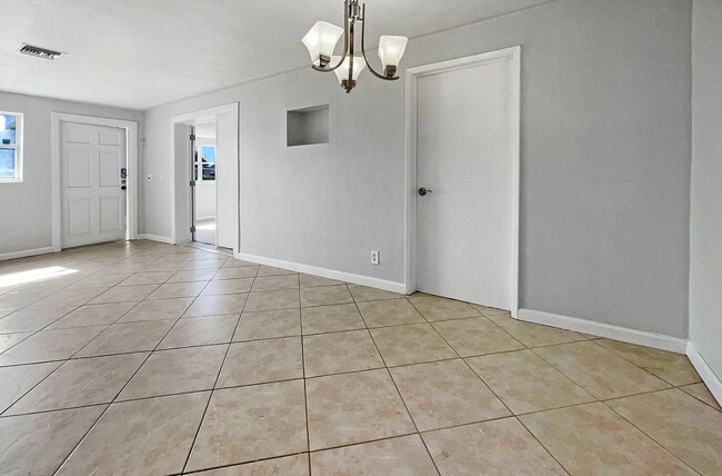 Foto del edificio - 216 NE 14th St