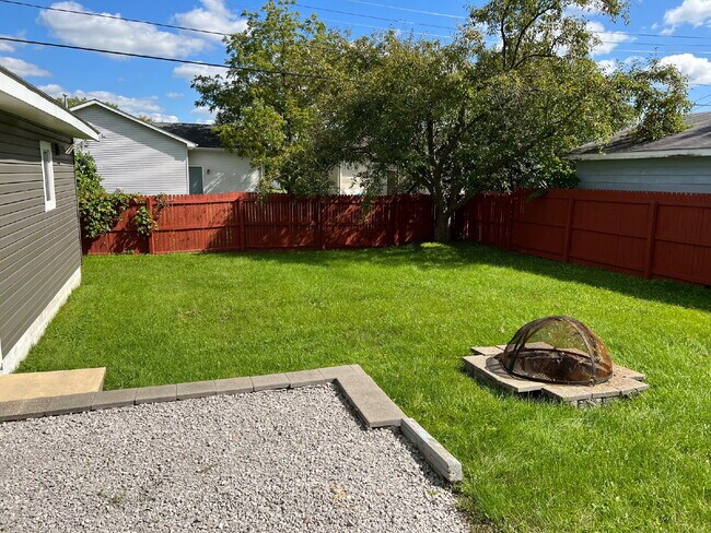 Foto del edificio - Charming 3-Bed Home - $1900/ month