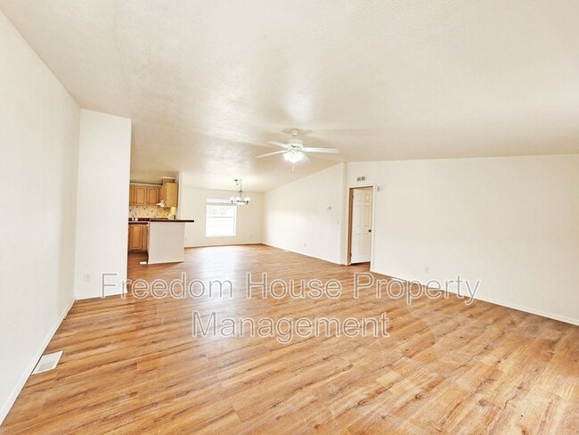 Building Photo - 5220 Jerry Ave