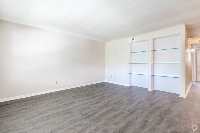 2 BR, 2 BA - 1075SF Living Room - Memorial Fountain