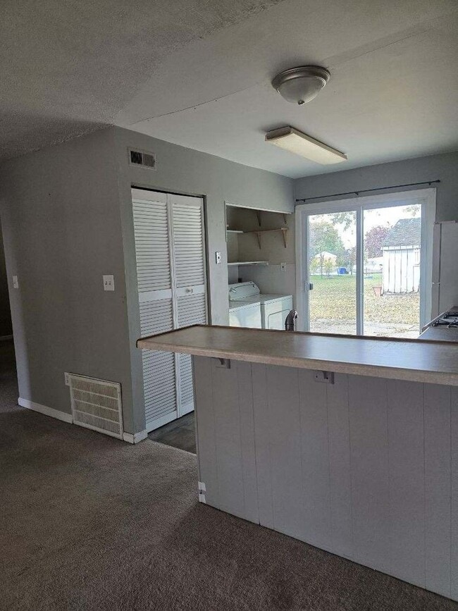 Building Photo - Woodland Trails