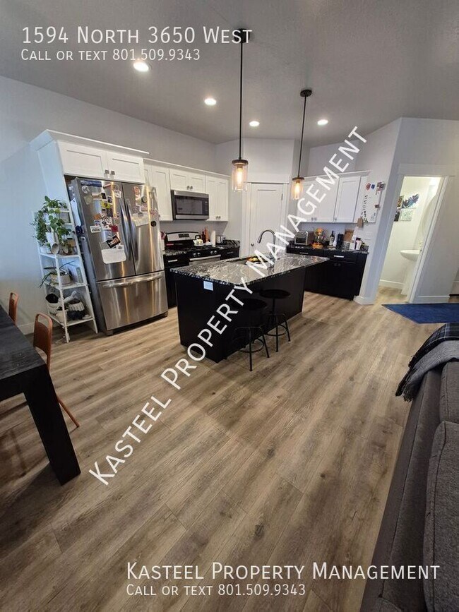 Foto del edificio - 1594 N 3650 W