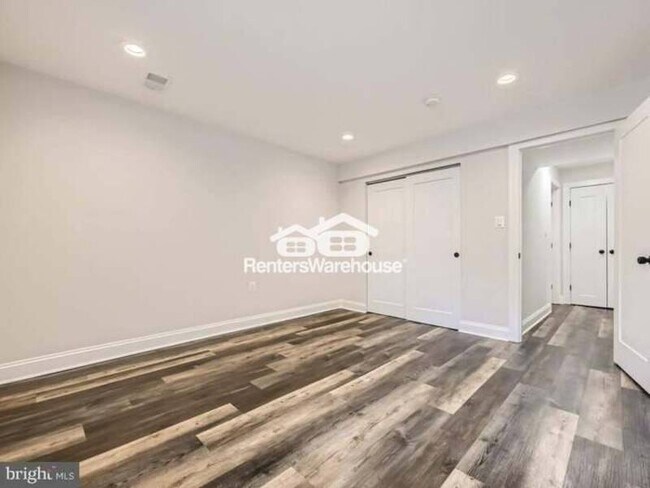 Foto del edificio - 6509 Parr Ave