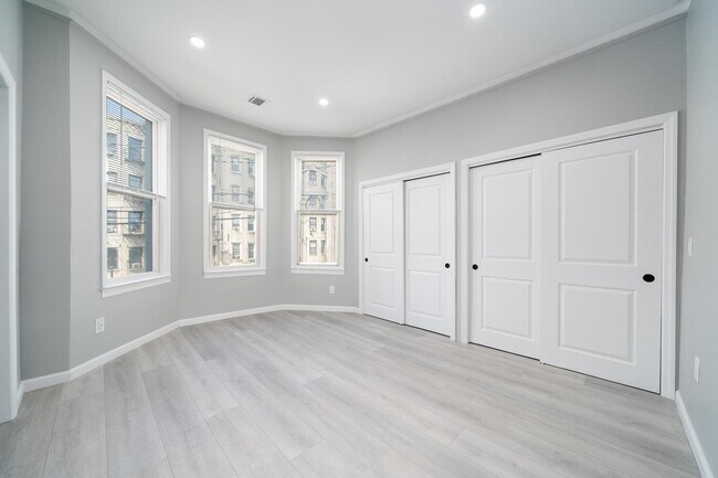 Building Photo - 702 Palisade Ave