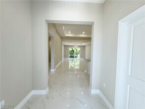 Building Photo - 236 Nautilus Ave S