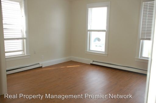 Building Photo - 305 Cedar St