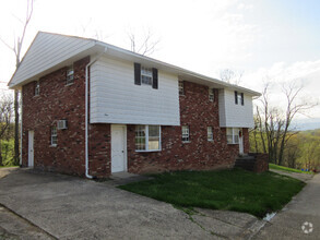 Building Photo - 9 Circle Dr
