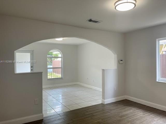 Building Photo - 183 NW 76th Ave
