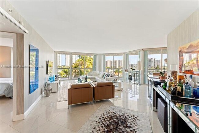 Foto del edificio - 16500 Collins Ave