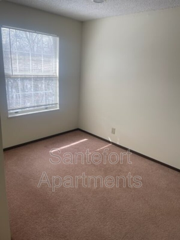 Foto del edificio - 5806 Haymeadow Ln