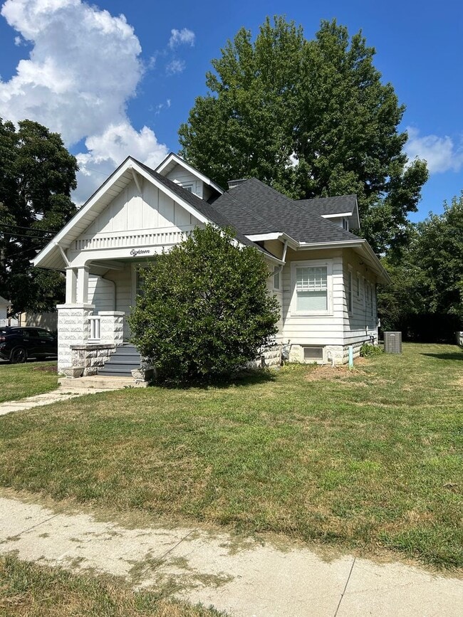 Building Photo - Lovely Home