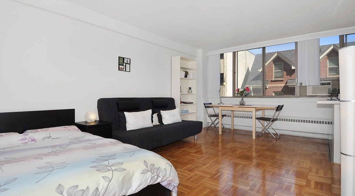 Primary Photo - Skyliner