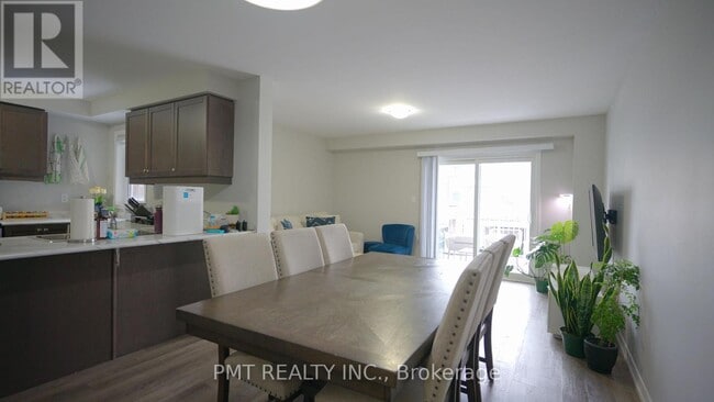 Building Photo - 986 Alder Gate