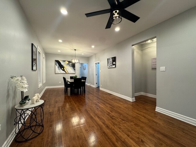 Building Photo - 4317 W 21st Pl