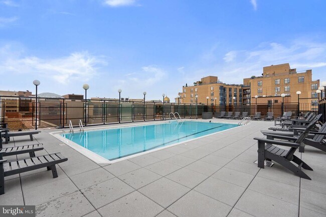 Foto del edificio - 1420 N St NW