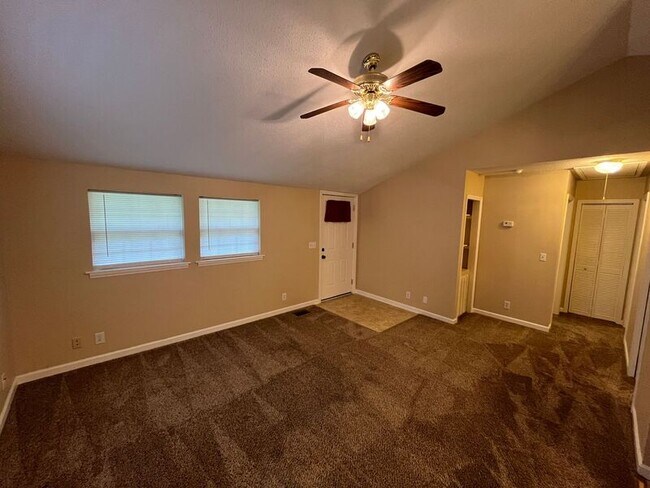 Building Photo - 2103 Bream Ln