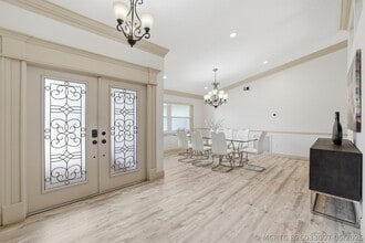 Building Photo - 15600 Rolling Meadows Cir
