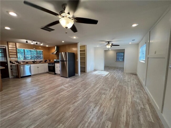 Building Photo - 1491 Austin Dr