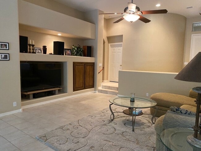 Building Photo - 7634 E San Fernando Dr