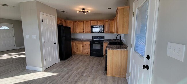 Foto del edificio - 465 Cottletown Rd