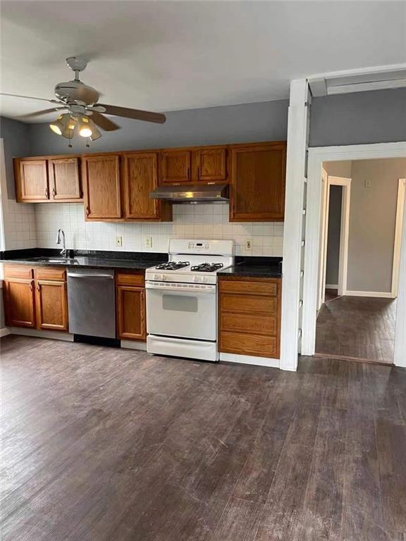 Building Photo - 214 Pleasant St