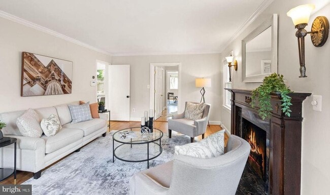 Foto del edificio - 4714 Upton St NW