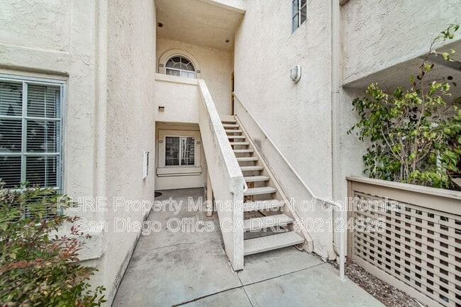 Building Photo - 750 Breeze Hill Rd