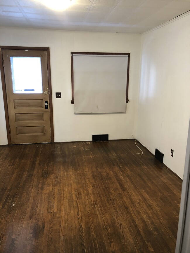 Building Photo - 448 Glide St