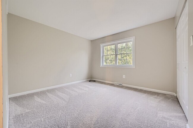 Foto del edificio - 520 Cressy Rd