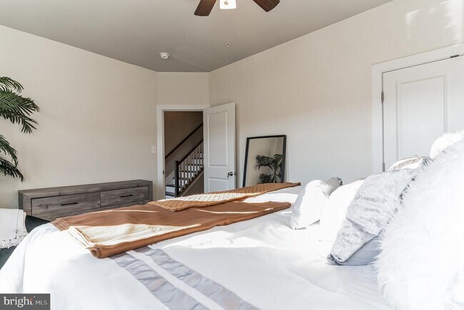 Foto del edificio - 5325 Manor Park Dr