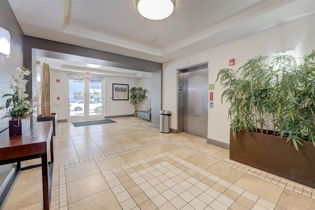 Foto del edificio - 2401 NE 65th St