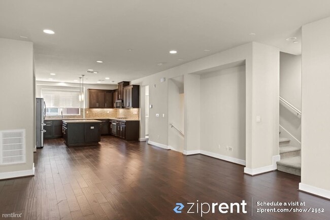 Building Photo - 4 br, 3.5 bath Townhome - 6532 Bantry Bay ...