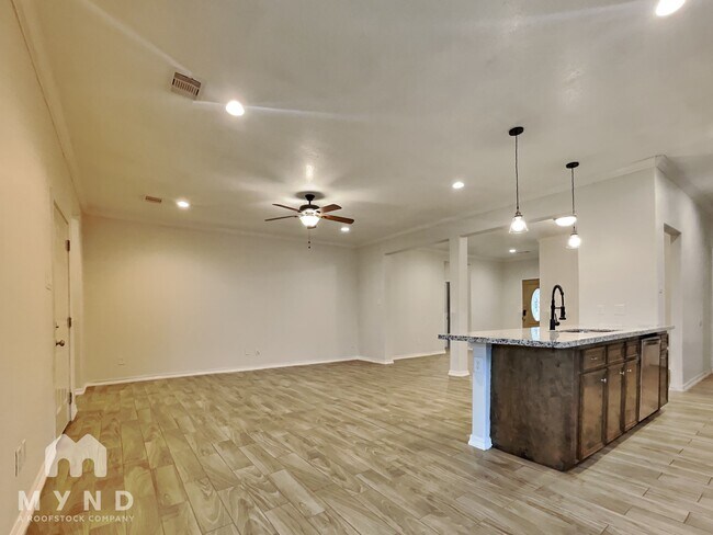 Foto del edificio - 3638 Lydia St