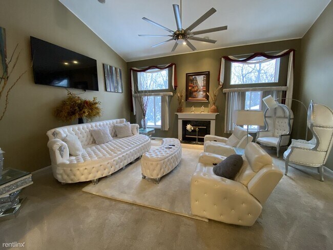 Building Photo - 4 br, 3.5 bath House - 11095 Beechwood Ct