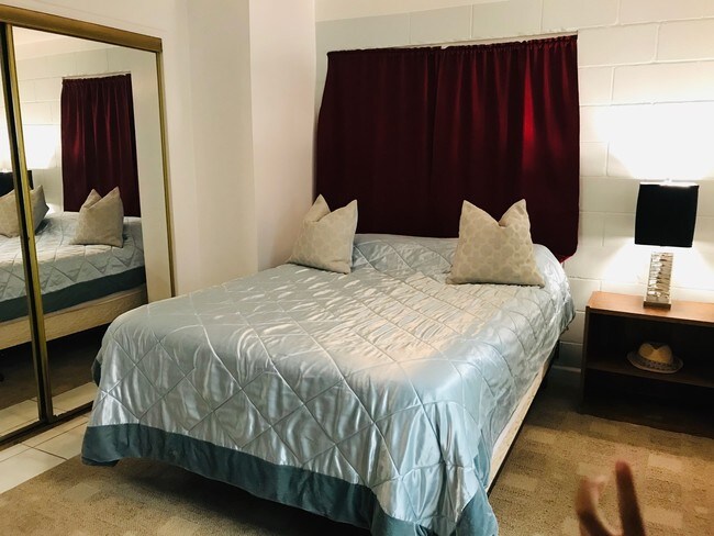 Segundo dormitorio - 2012 St Louis Dr