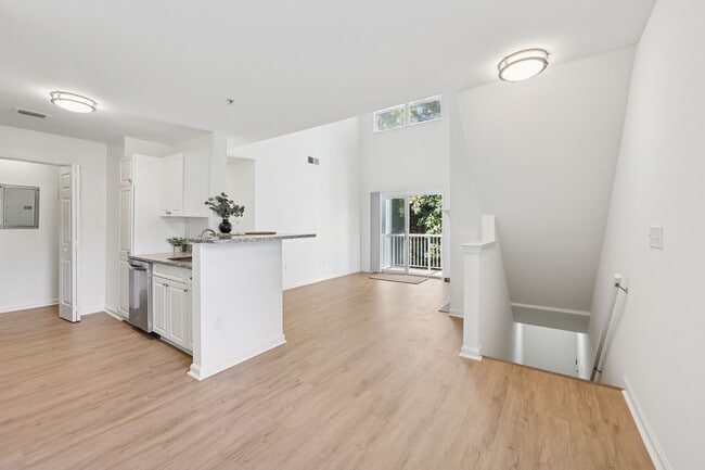 Building Photo - The Estates