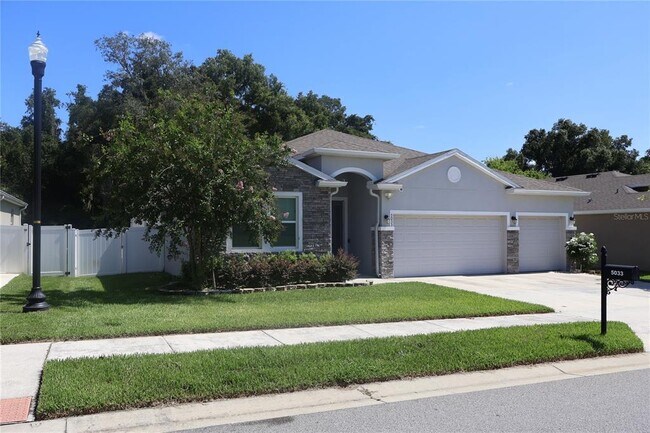 Building Photo - 5033 SW 56th St