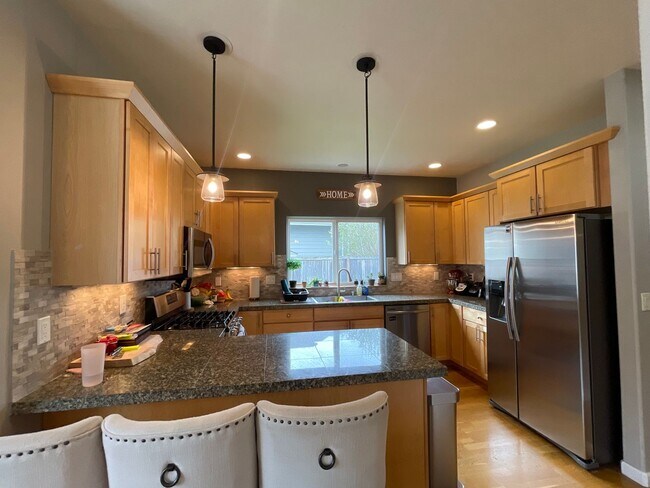 Foto del edificio - PRELEASING: Spacious 4 bdrm, 3 bath home in Cedar Ridge Development!