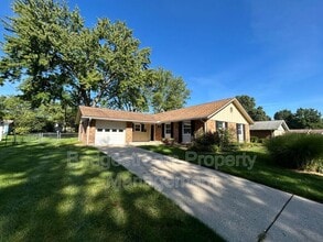 Building Photo - 4225 Fernbrook St