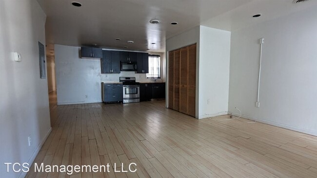 Building Photo - 3 br, 1 bath House - 1014 W Erie Ave