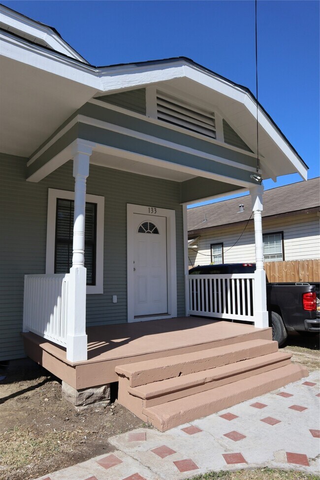 Foto del edificio - 131 N Maplewood St