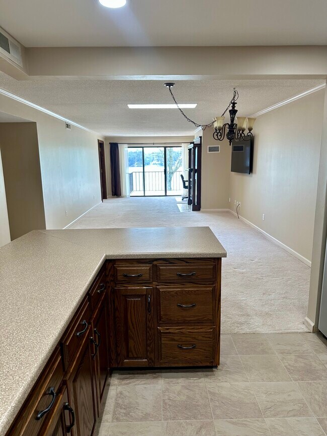 Foto del edificio - 4336 Lakeshore Ln