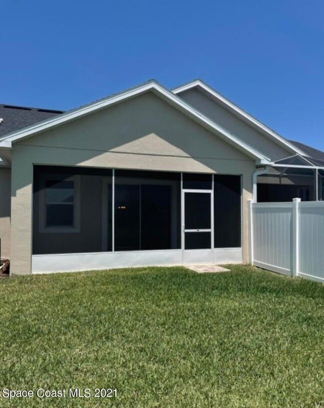 Building Photo - 7883 Loren Cove Dr