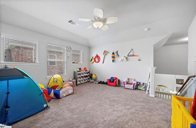 Foto del edificio - 8707 E Cres Lake Cir